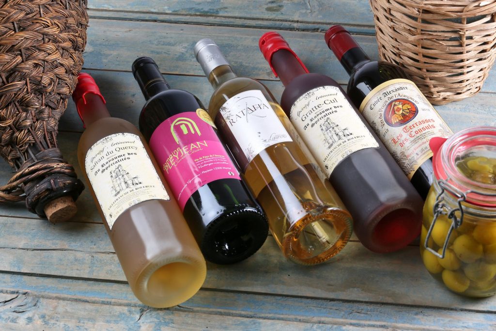 différentes bouteilles de vin