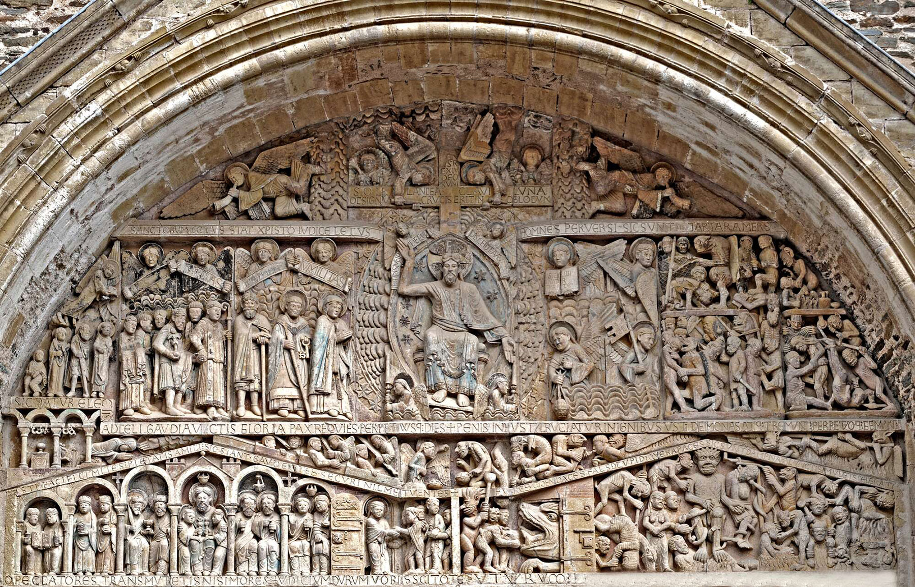 Timpano dell'Abbazia di Conques