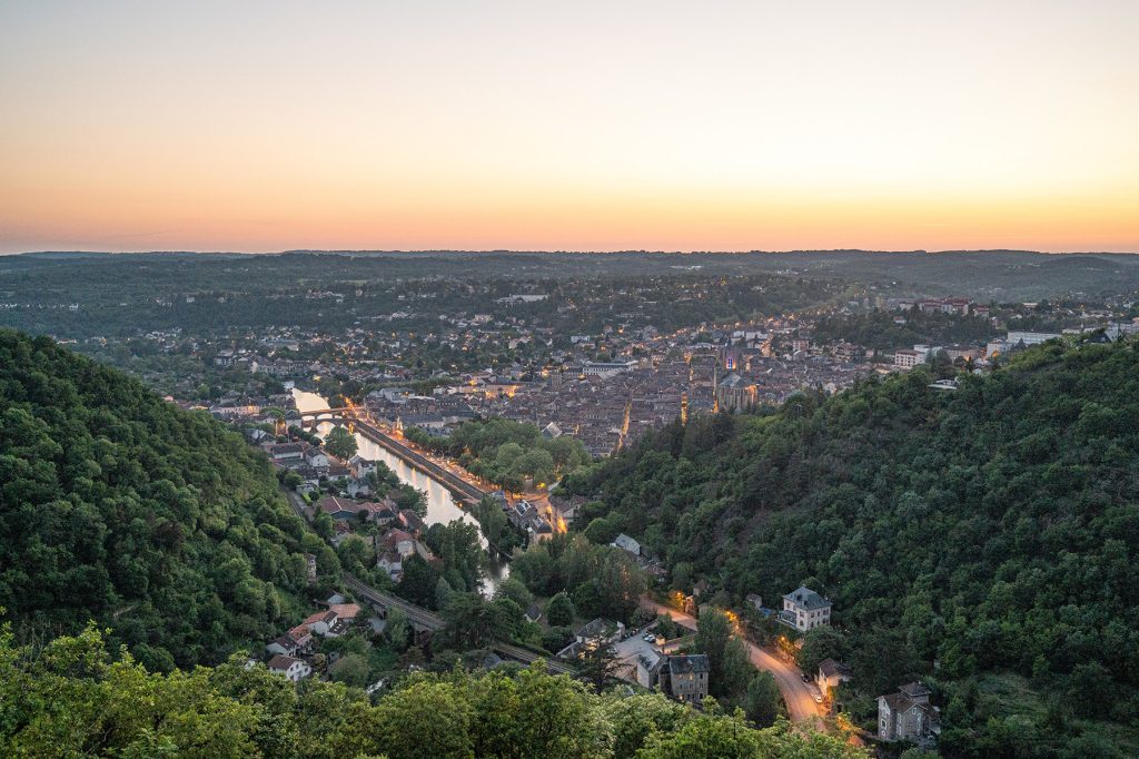 Zonsondergang op de calvarieberg van Villefranche de Rouergue