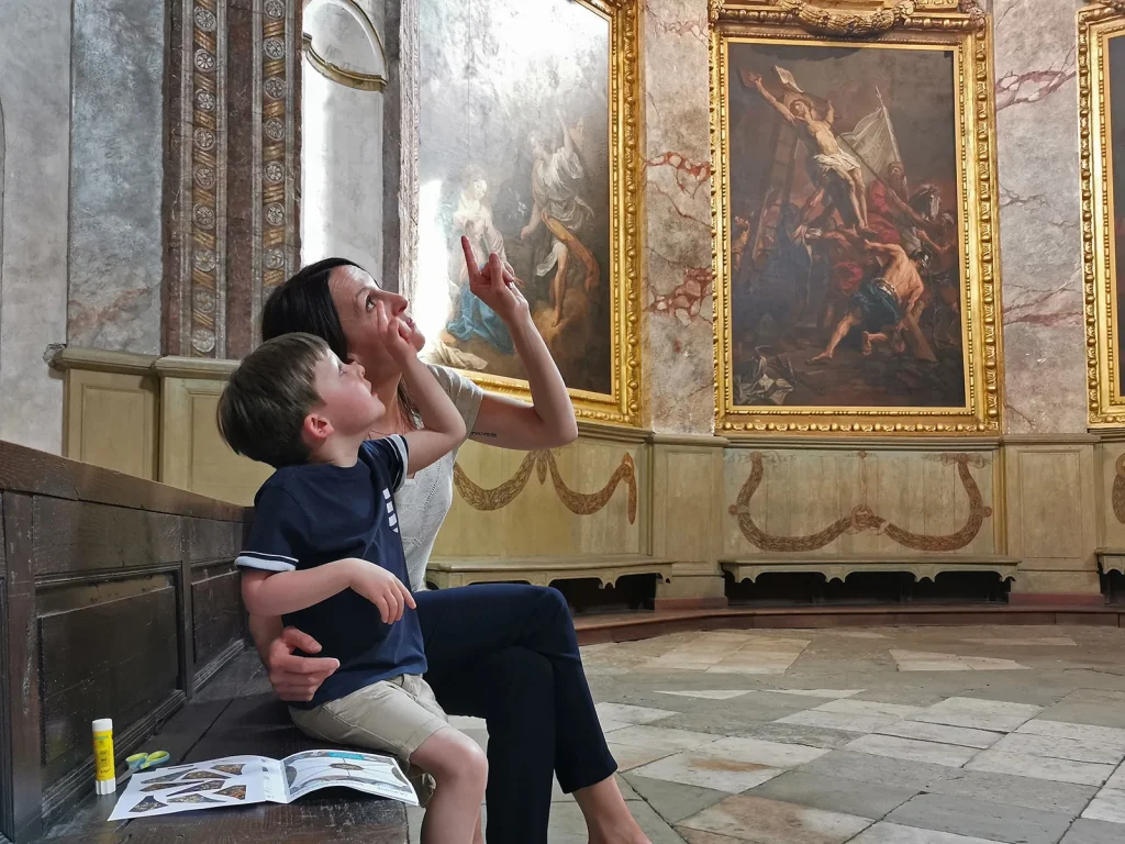 Visite en famille de la chapelle des Pénitents Noirs