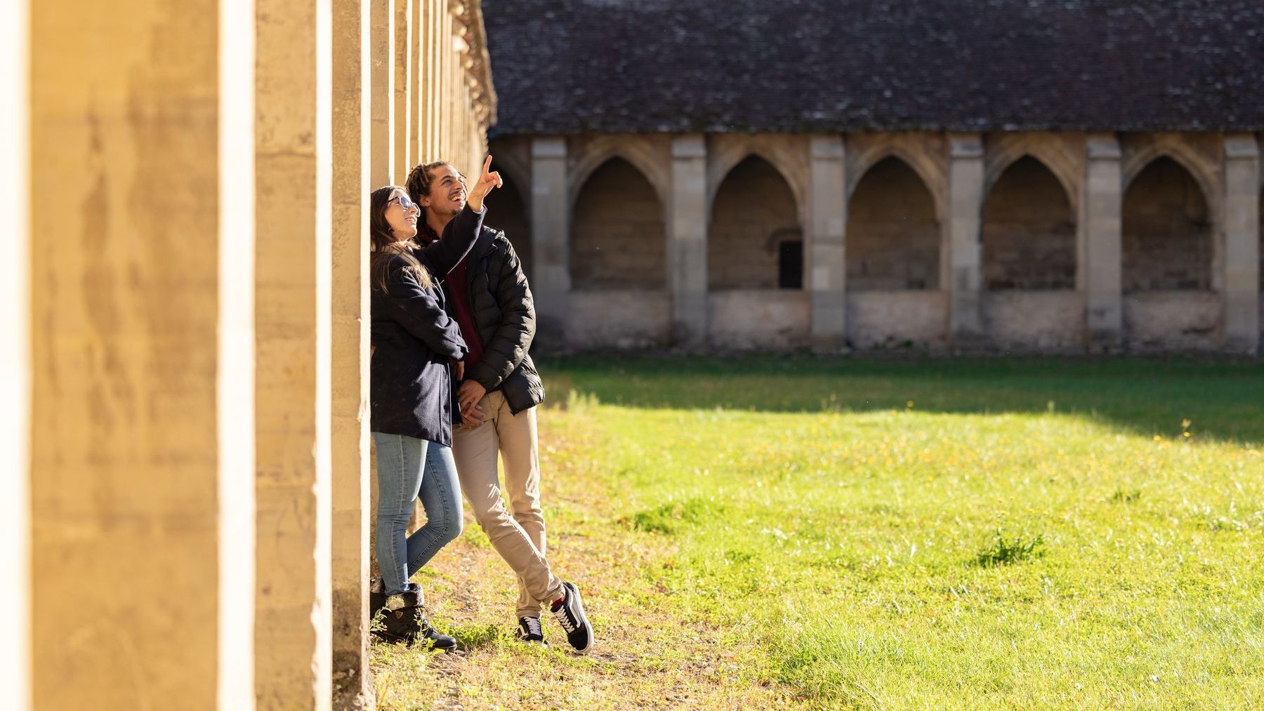 cloister-couple-chartreuse