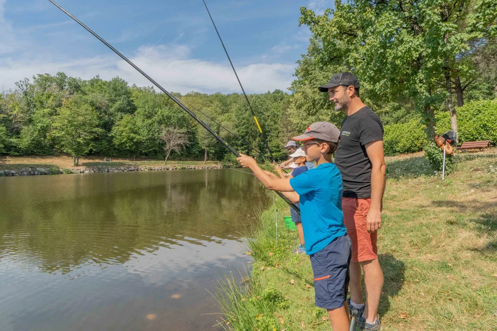 Attività di pesca nel lago Saubayre a La Fouillade