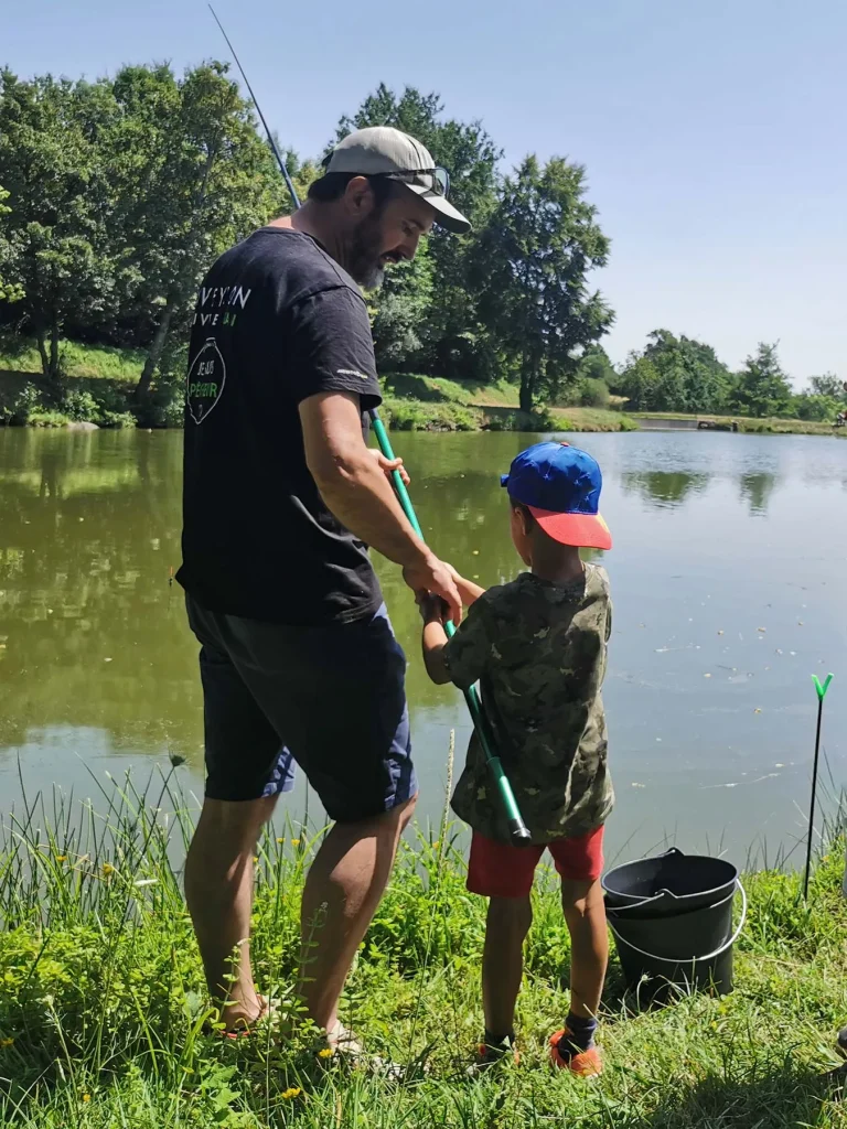 Actividad de pesca infantil.