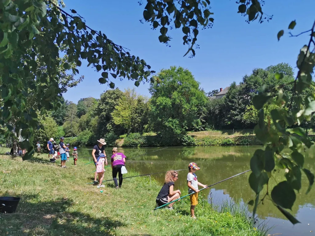 Actividad de pesca infantil.