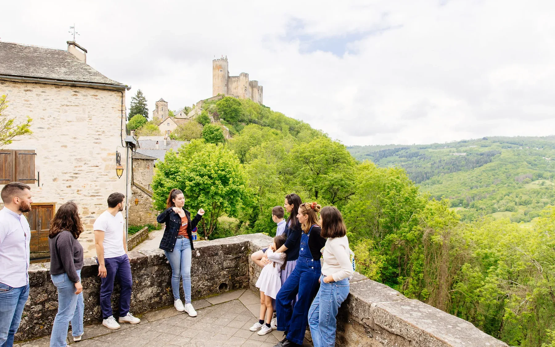 Classic guided tours of Najac