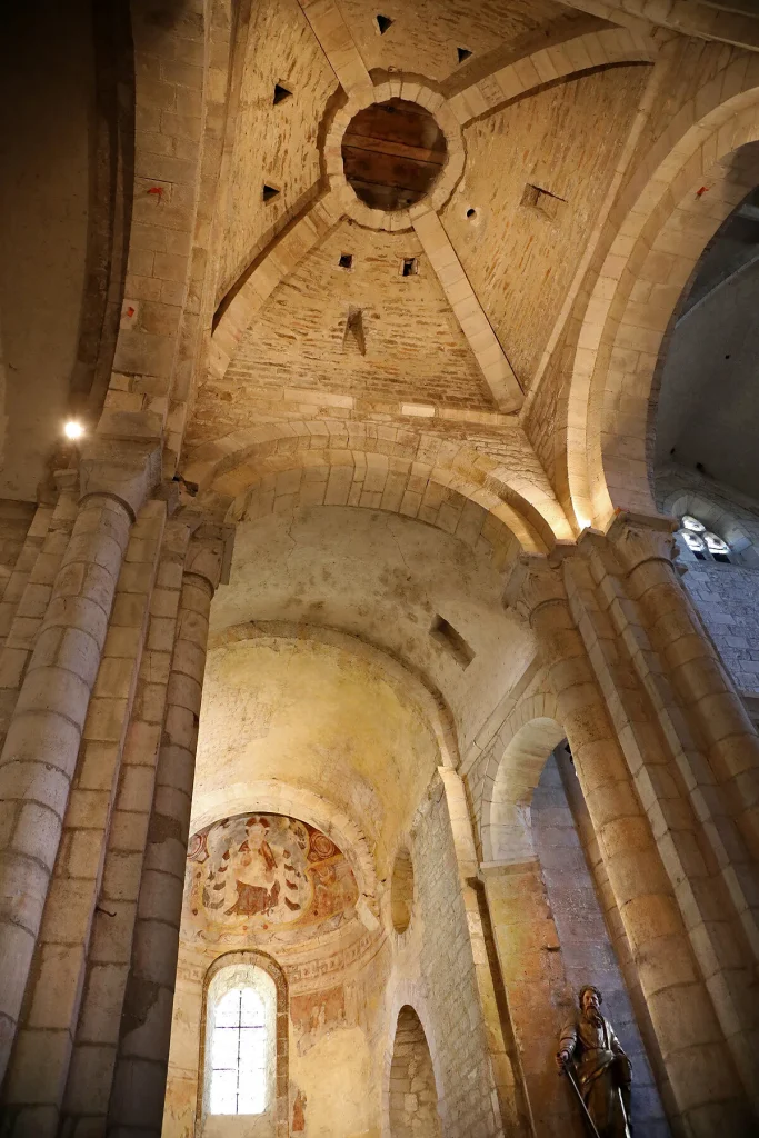 Romanesque church, Villeneuve