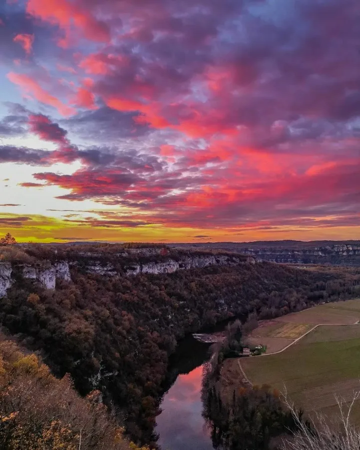 Puesta de sol sobre el valle del Lot