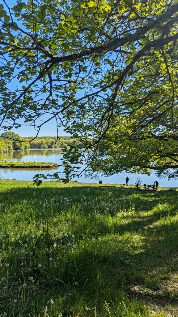 Chemin vers le lac de Bannac à Martiel