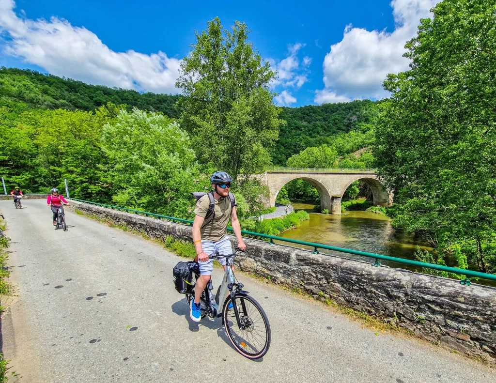 Entre Najac et Villefranche-de-Rouergue à vélo