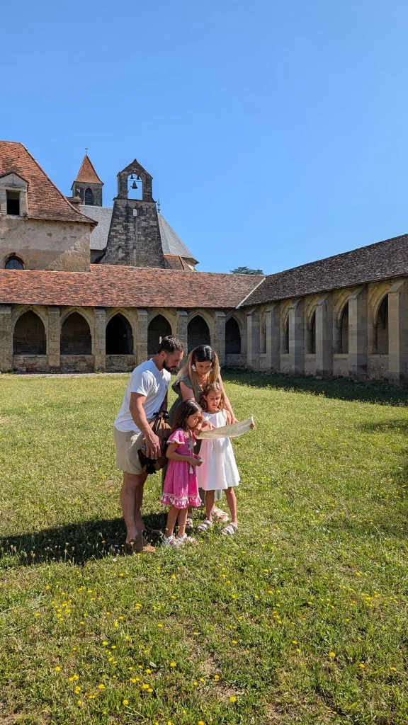 Activité famille, grand cloitre de la Chartreuse