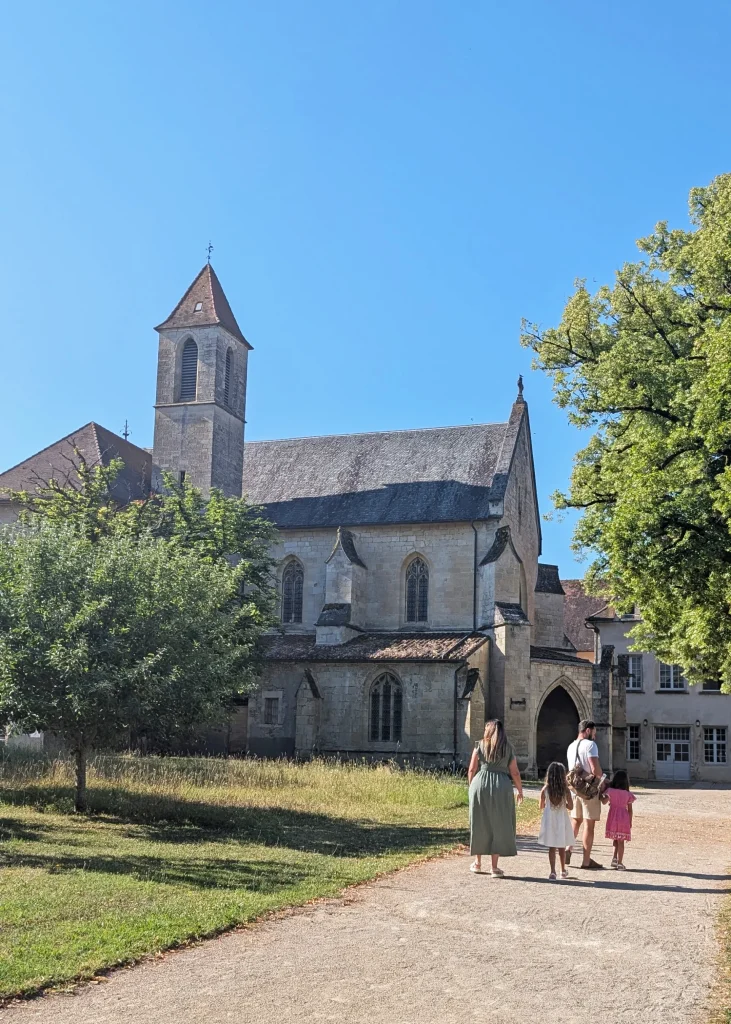 Jeu famille à la chartreuse Saint-Sauveur
