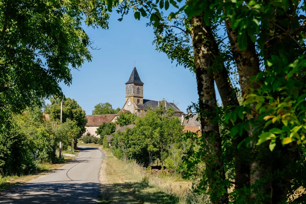 Ols und Rinhodes, ein kleines Dorf in Aveyron