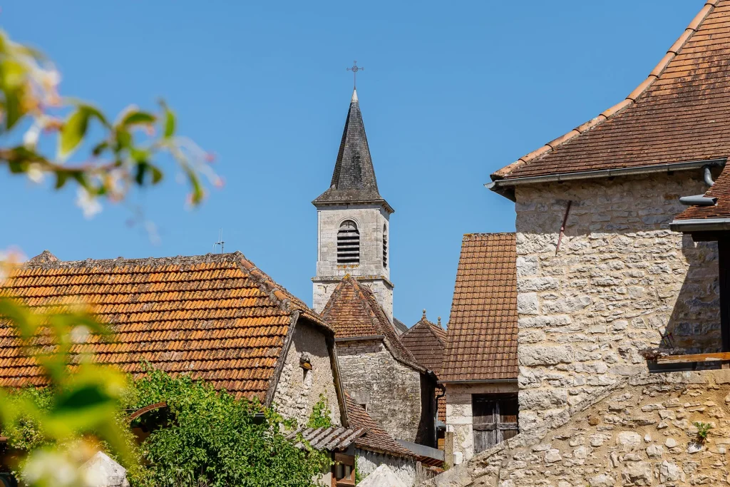 Saujac, village dans la vallée du Lot en Aveyron