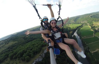 Vol en parapente sur les hauteurs de la vallée du Lot