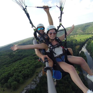 Vol en parapente sur les hauteurs de la vallée du Lot