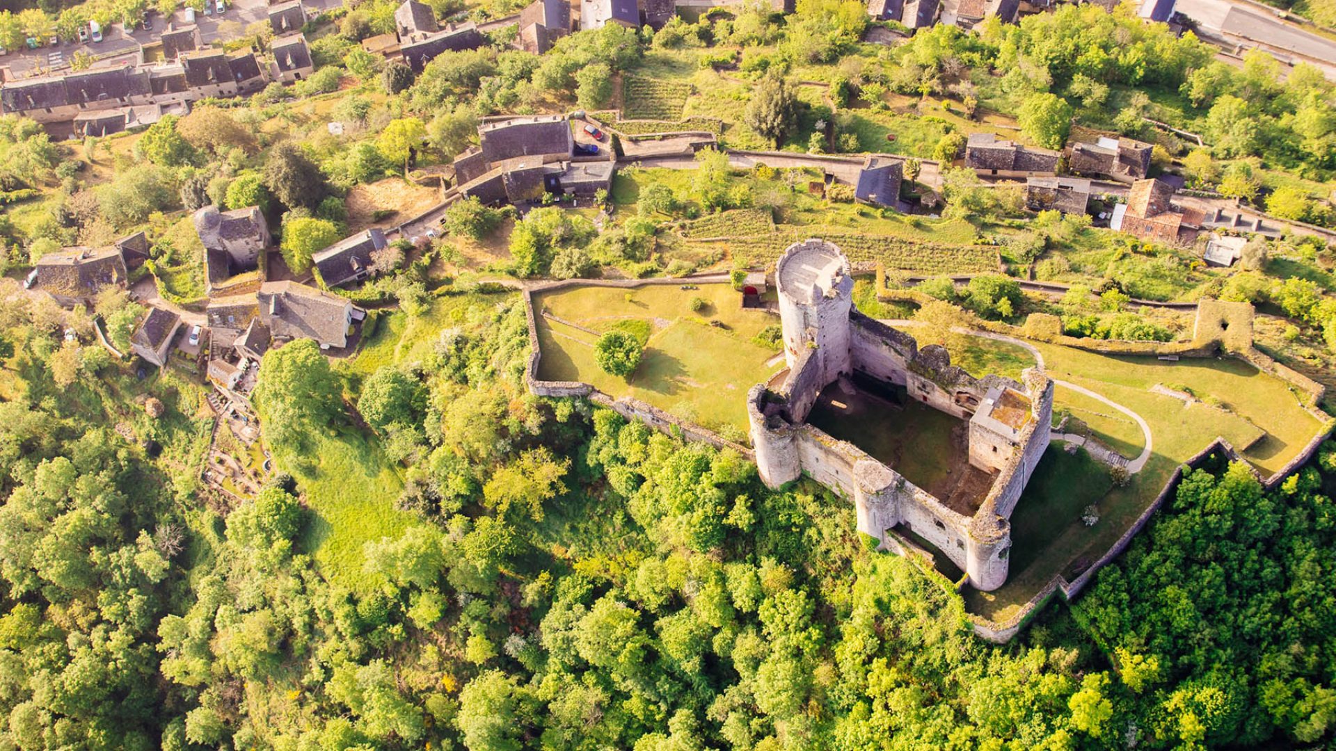 The fortress of Najac seen from the sky