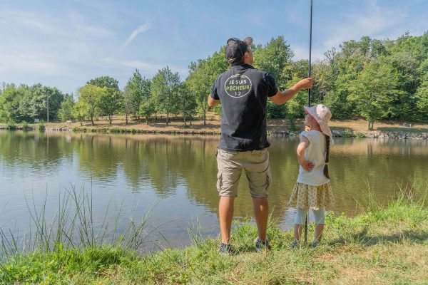 Fishing at Saubeyre lake, La Fouillade