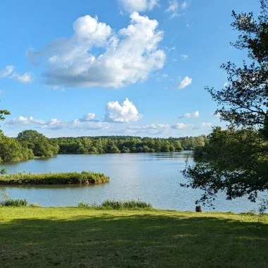 Lake Bannac und sein Campingplatz Aveyron