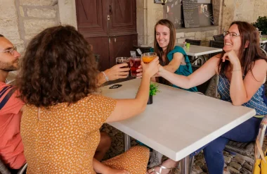 Bar restaurant Les Arcades à Villeneuve d'Aveyron
