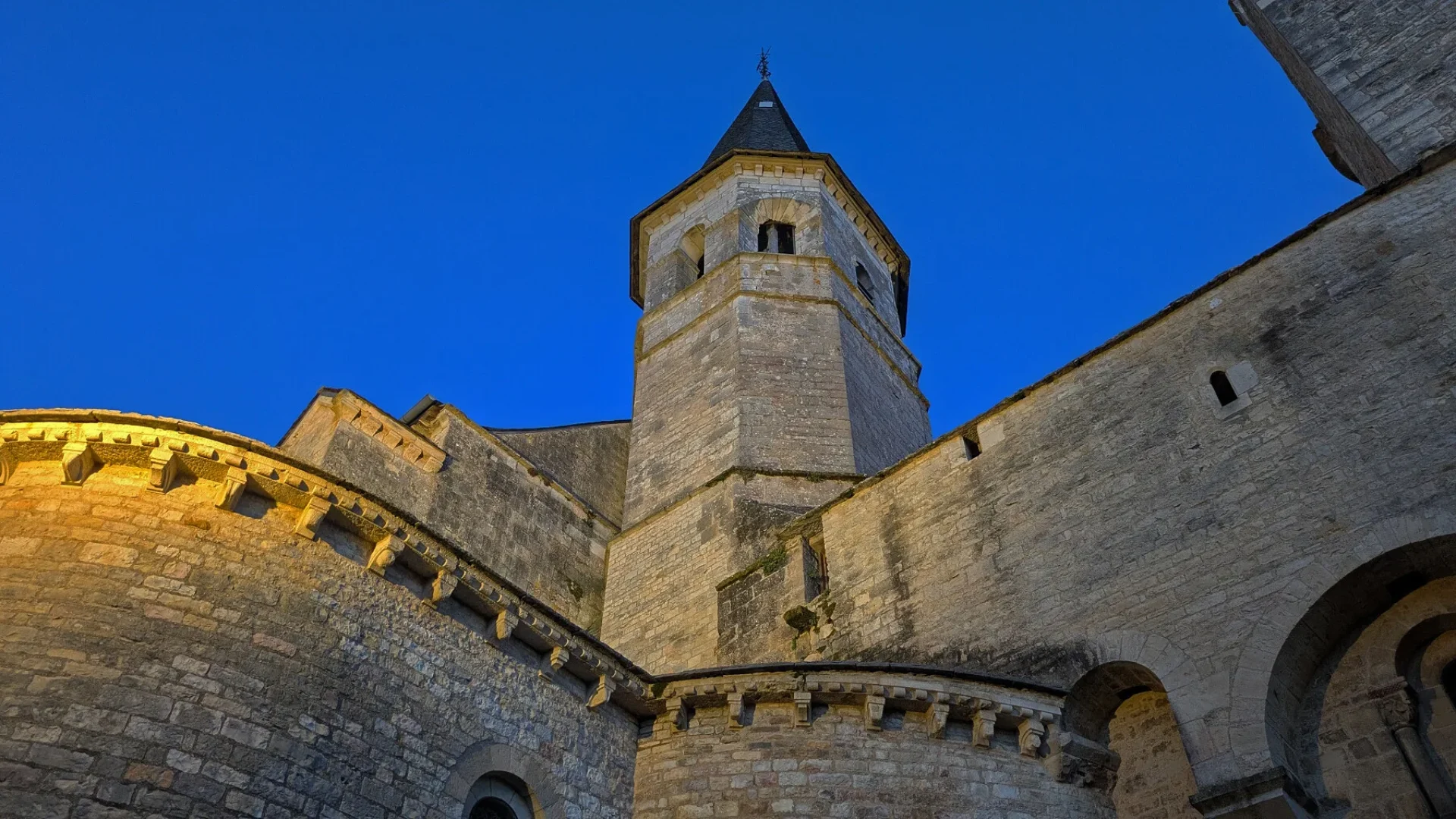 Soirée contes à Villeneuve d'Aveyron