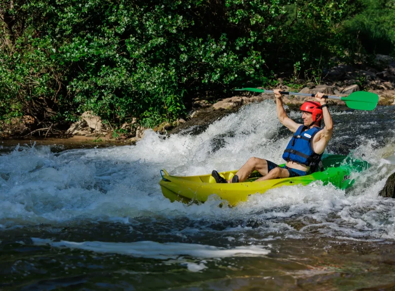 Ouvrir dans la galerie:  Canoë à Najac sur la rivière Aveyron