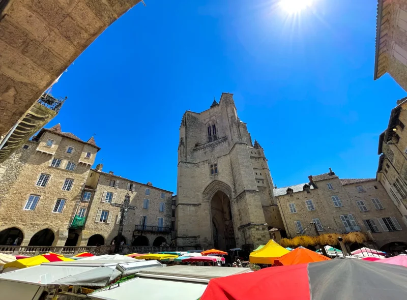 Ouvrir dans la galerie: Marché du jeudi matin Marché de Villefranche de Rouergue
