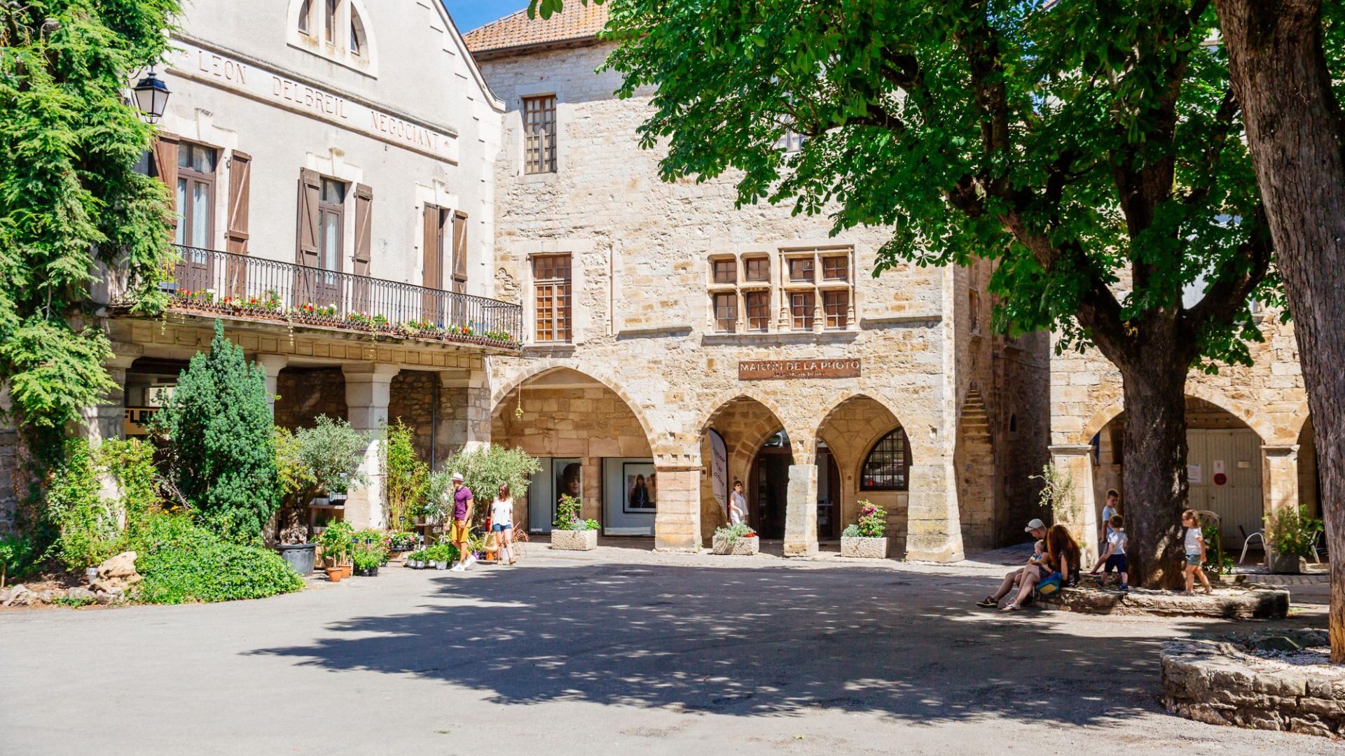 Place des Conques in Villeneuve d’Aveyron