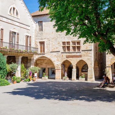 Place des Conques in Villeneuve d'Aveyron