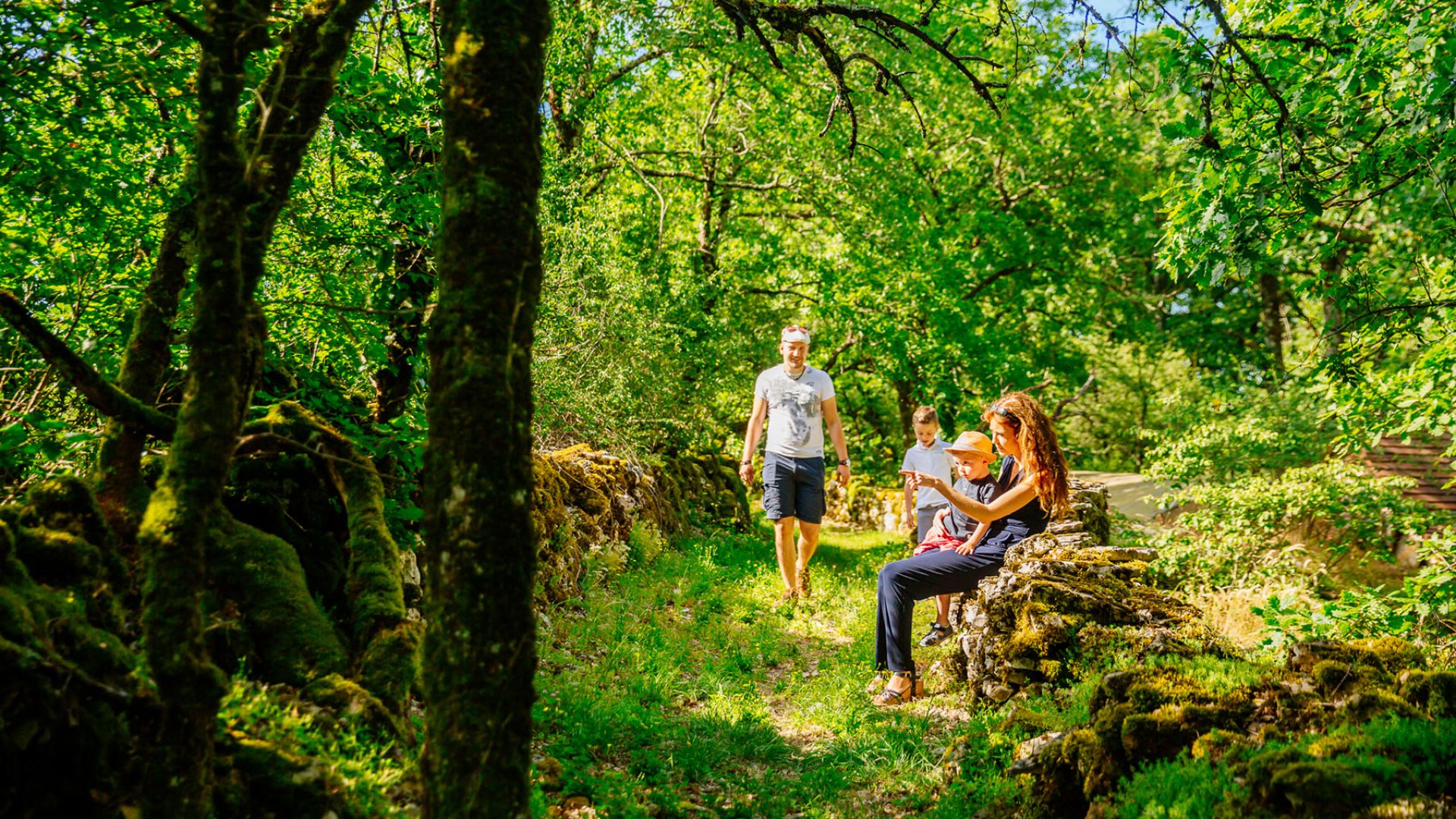 Paseo por el bosque en Villeneuve