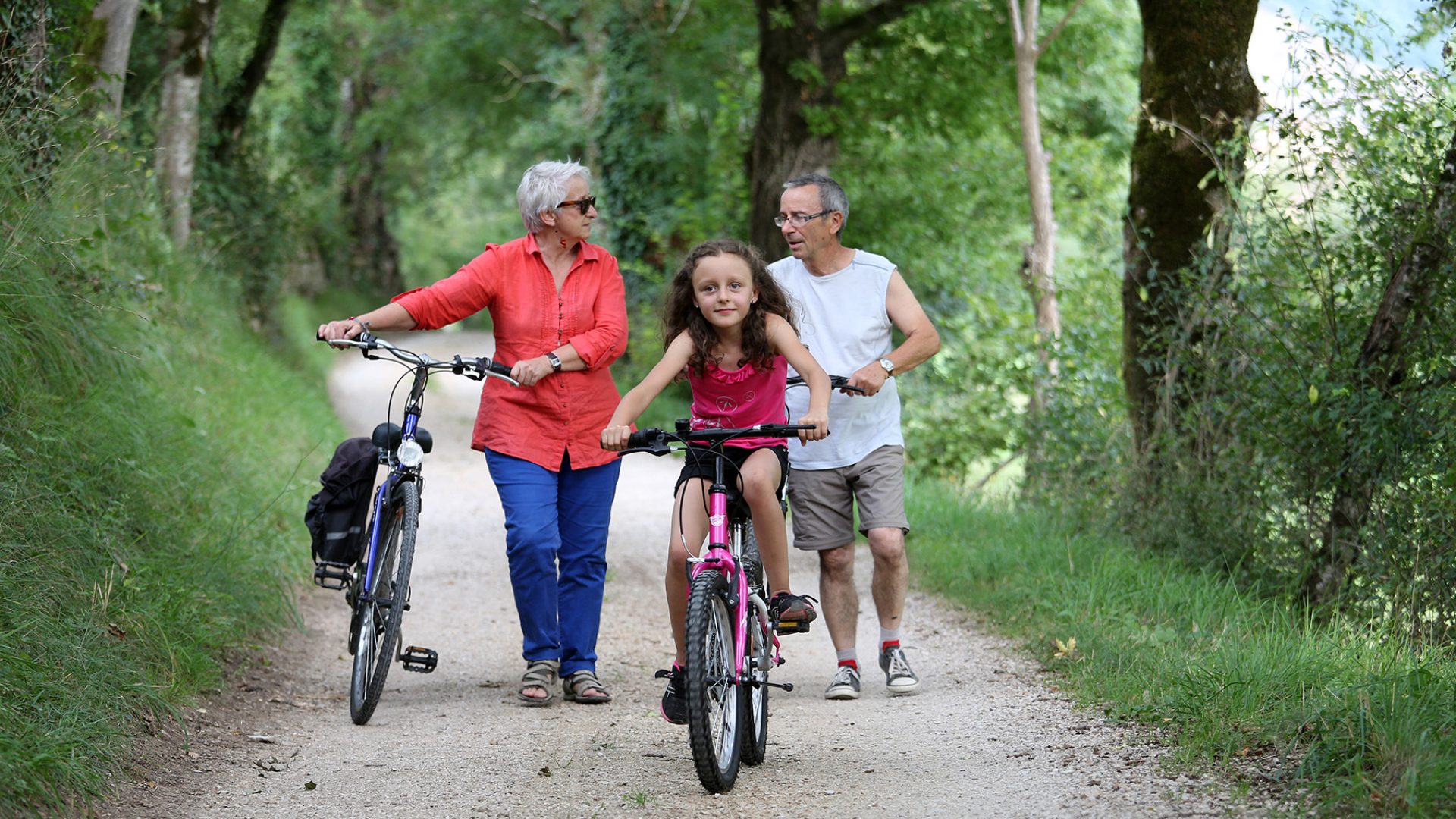 paseo en bicicleta en familia