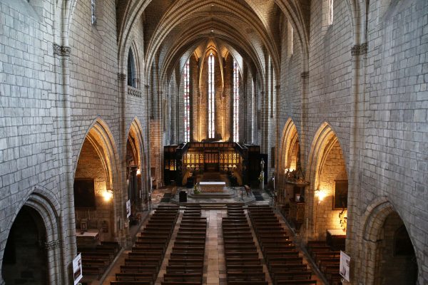 interieur-collegiale-villefranche